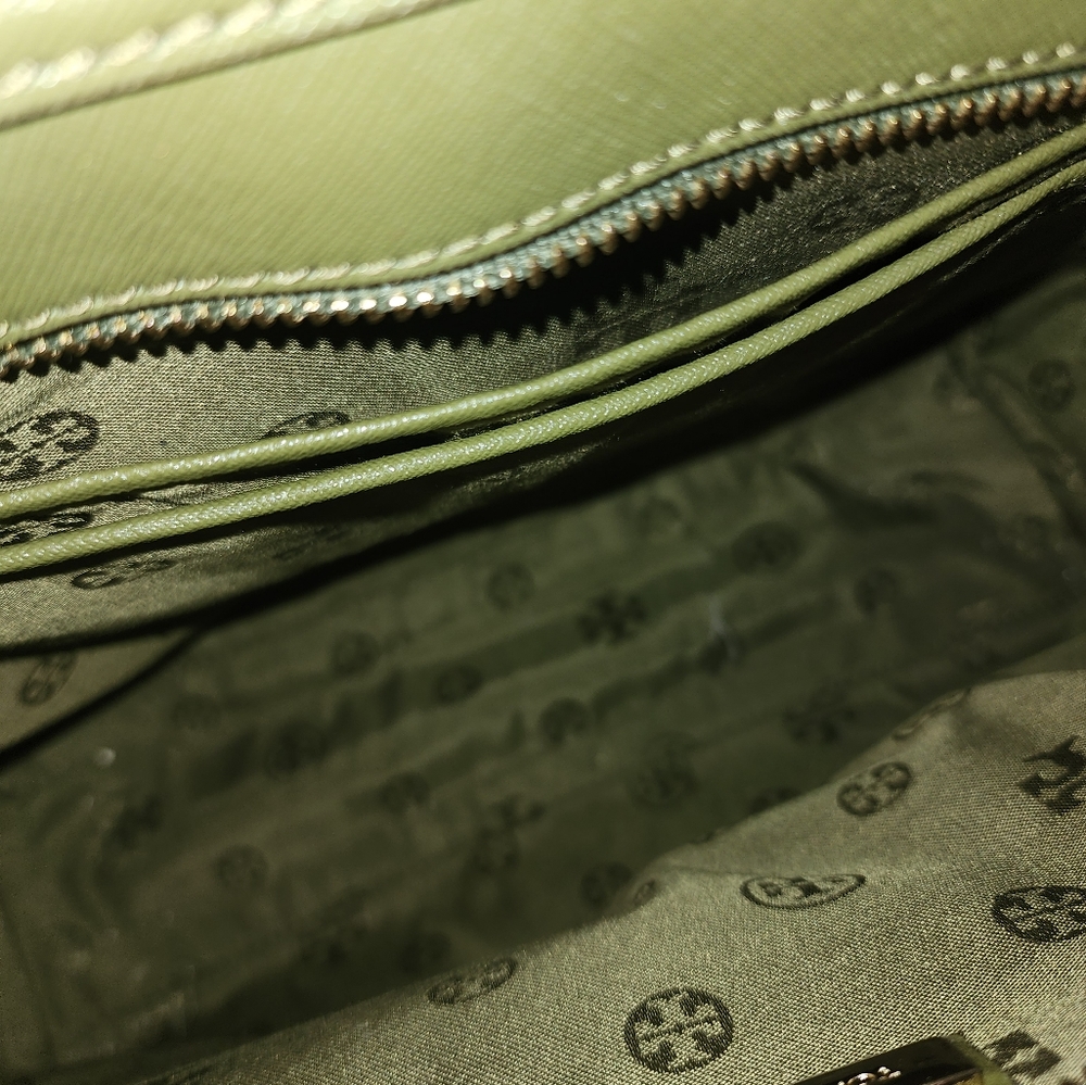 Large Tory Burch Saffiano Tote Bag (Olive) - Picture 6 of 9
